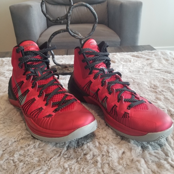 Men's Nike Red Hyperdunks - Picture 4 of 4